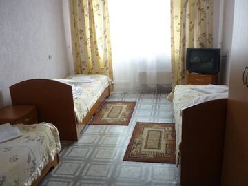 Фото номера Бюджетный трехместный номер Гостиница Severnaya Zvezda Hotel г. Сыктывкар 5